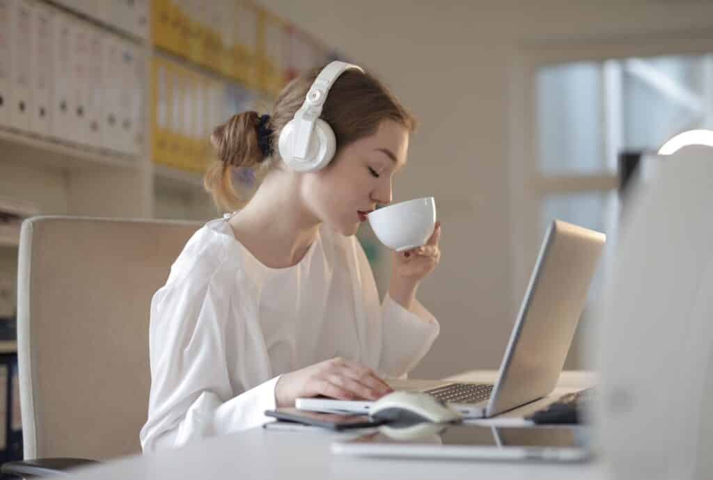 Work Music Helps to Concentrate Direct on Your Work